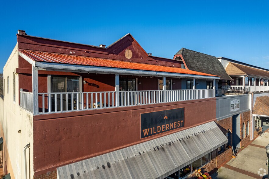 More Photos Of 1423 Washington St, Clarkesville Storefront Retail Office For Lease