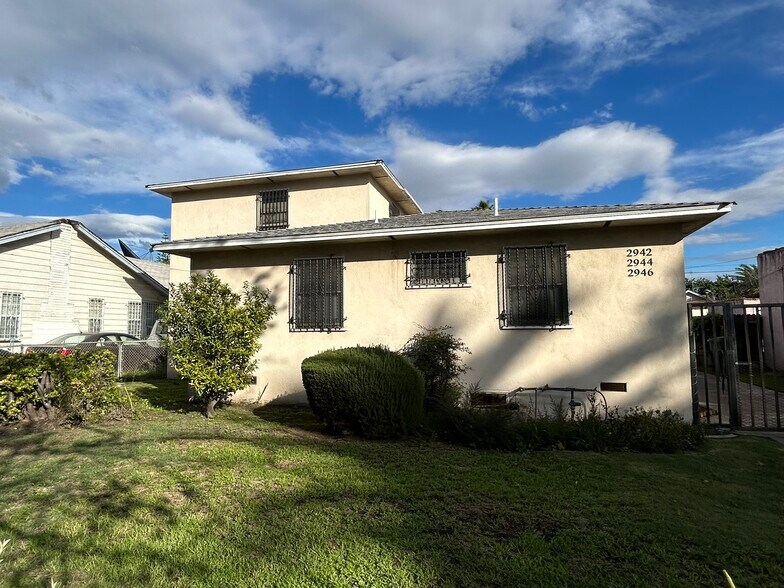 More Photos Of 2942 Edgehill Dr, Los Angeles Apartments For Sale