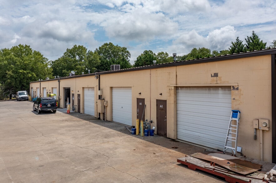 More Photos Of 6820 Meadow Ridge Ct, Alpharetta Light Manufacturing For Lease