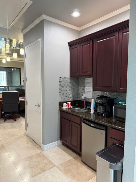 More Photos Of 14603 Huebner Rd, San Antonio Medical For Lease