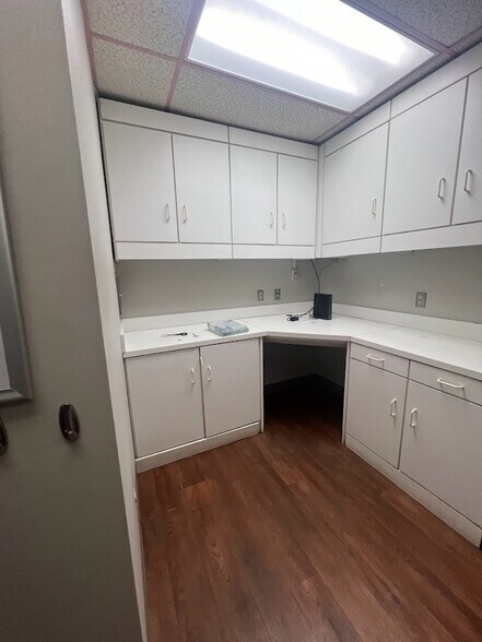 More Photos Of 1615 21st Ct, Phenix City Medical For Sale