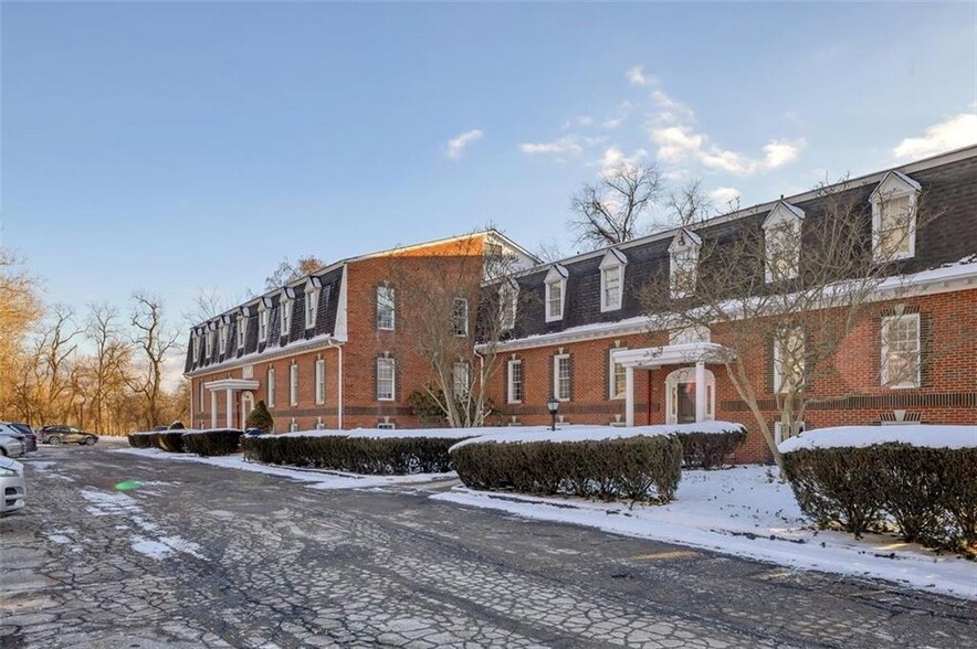 More Photos Of 1108 Ohio River Blvd, Sewickley Office For Sale