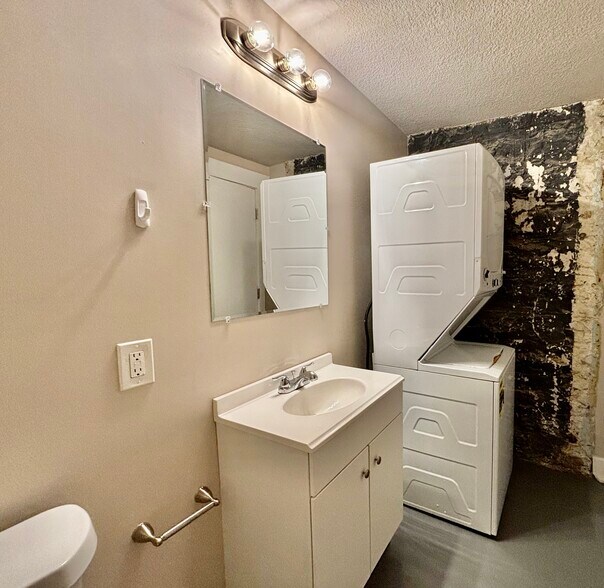 More Photos Of 1614-1620 E Linwood Blvd, Kansas City Apartments For Sale