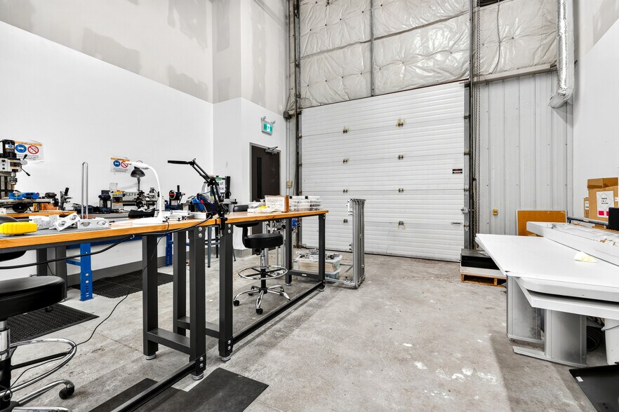 More Photos Of 5495 Canotek Rd, Ottawa Research And Development For Lease