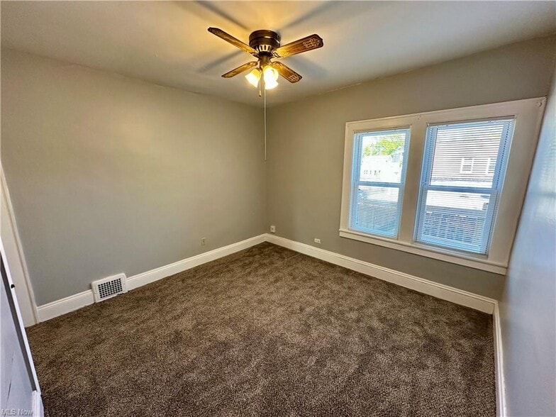 More Photos Of 17020 Madison Ave, Lakewood Flex For Sale