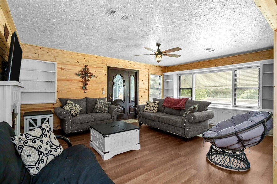 More Photos Of 2508 US-69, Lufkin Lodge Meeting Hall For Sale