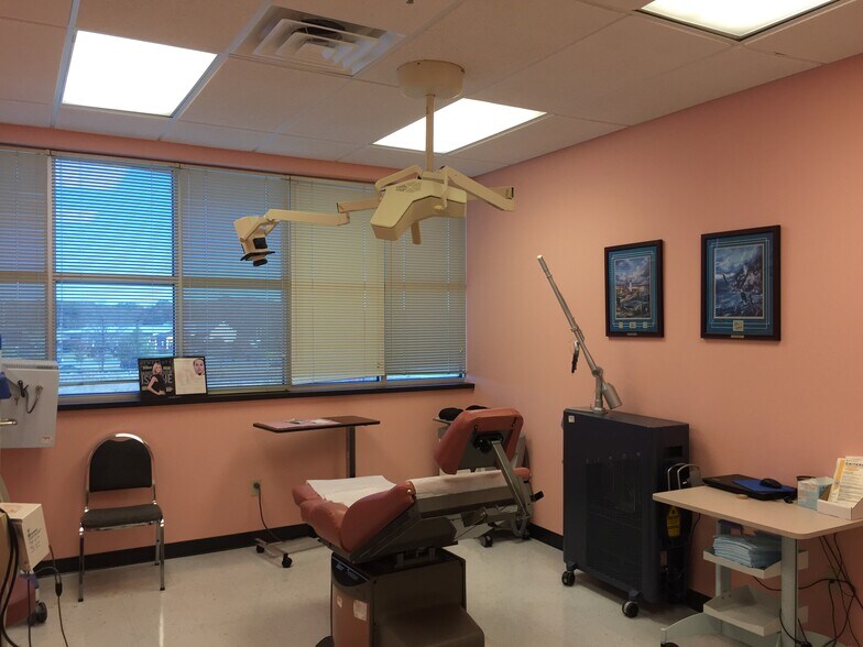 More Photos Of 4225 Altamont Pl, White Plains Medical For Sale