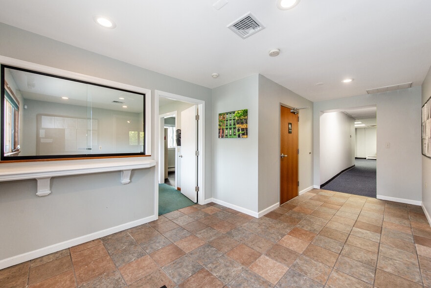More Photos Of 13 Stillwater Rd, Blairstown Office For Sale