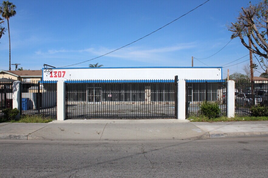 Primary Photo Of 1307 N Long Beach Blvd, Compton Storefront Retail Office For Lease