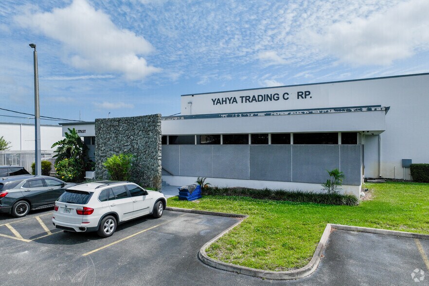 More Photos Of 50 NE 179th St, Miami Manufacturing For Lease