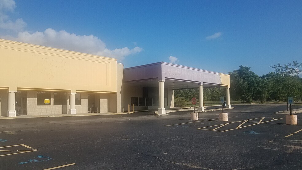 More Photos Of 5700 Beckley Rd, Battle Creek Storefront For Lease