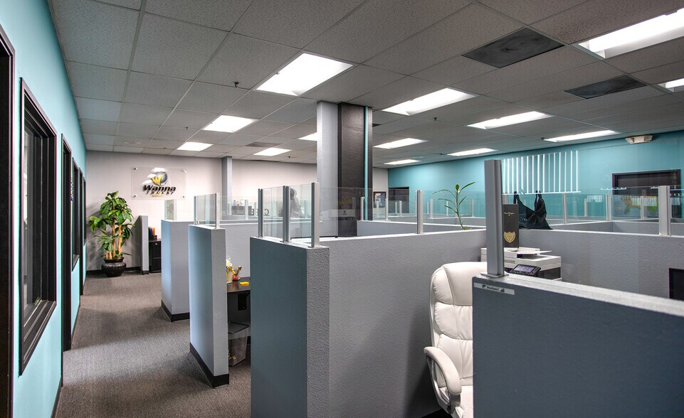 More Photos Of 1919 Vineburn Ave, Los Angeles Warehouse For Lease