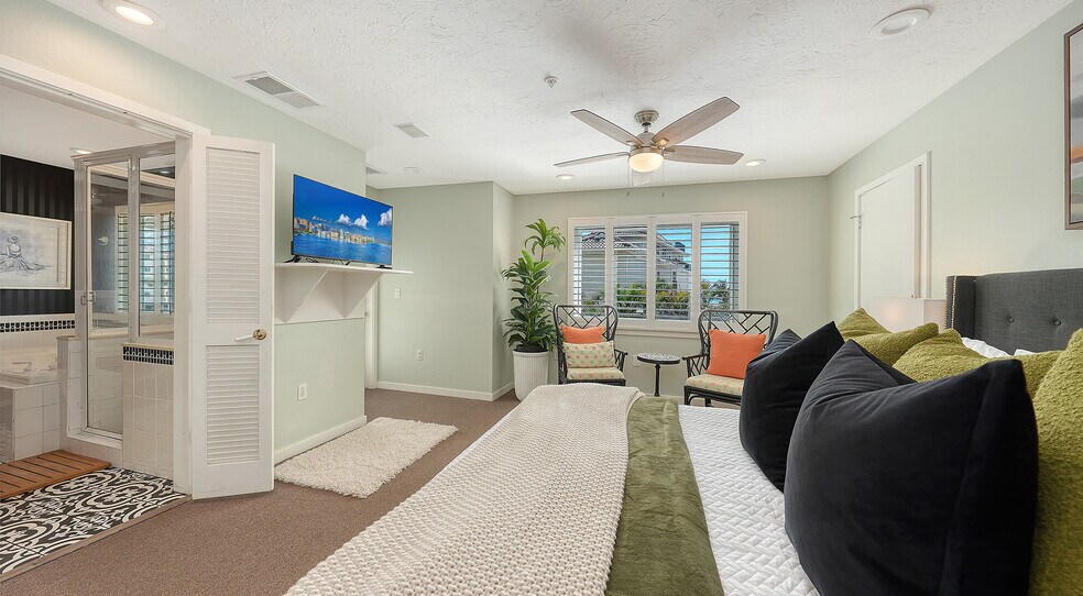 More Photos Of 5610 AVENIDA DEL MARE, Sarasota Specialty For Sale