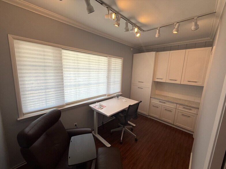 More Photos Of 7730-7742 Herschel Ave, La Jolla Office Residential For Lease