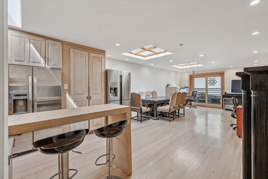 More Photos Of 335 S Van Ness Ave, San Francisco Flex For Sale