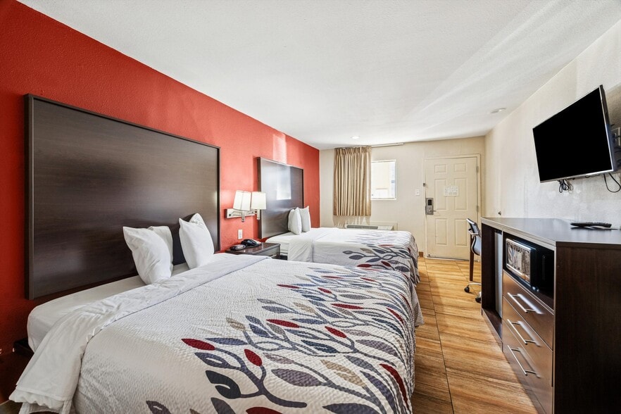 More Photos Of 20543 Interstate 45, Spring Hotel For Sale