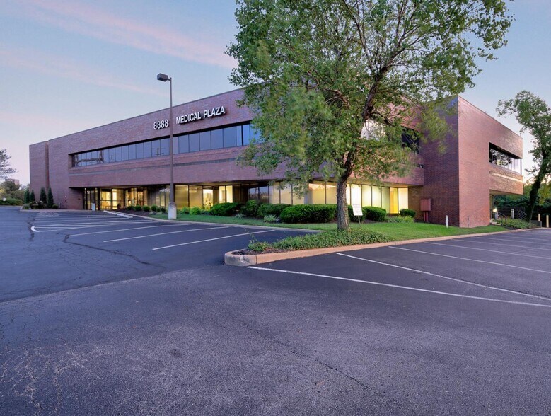 Primary Photo Of 8888 Ladue Rd, Ladue Medical For Lease