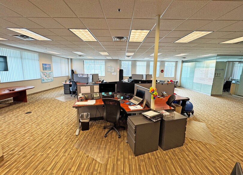 More Photos Of 1595 Thomas Center Dr, Eagan Bank For Lease