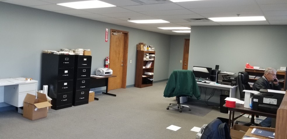 More Photos Of 14 Kane Ln, Taylor Warehouse For Sale