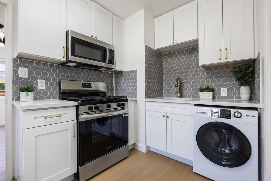 More Photos Of 530-32 Delaware St, Imperial Beach Apartments For Sale