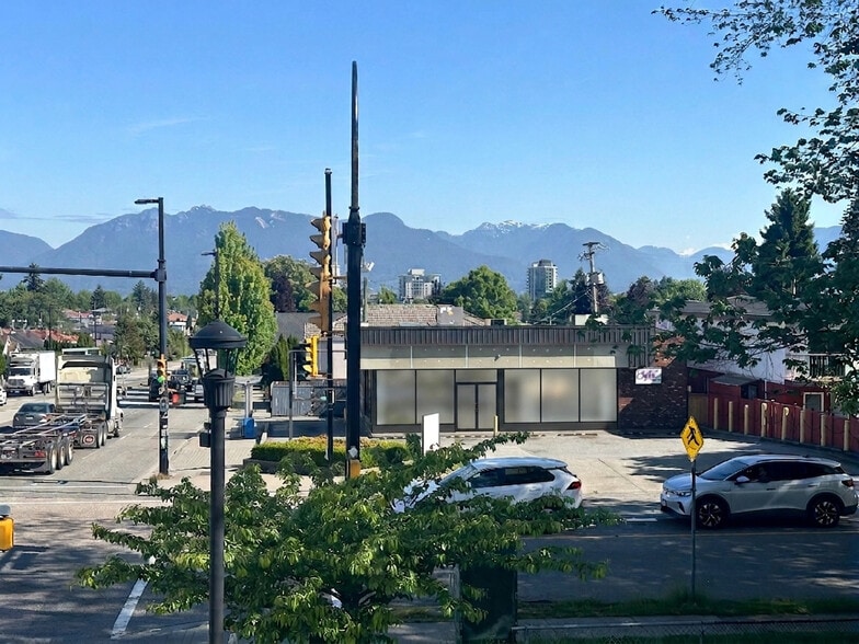 More Photos Of 4894 Knight St, Vancouver Convenience Store For Sale