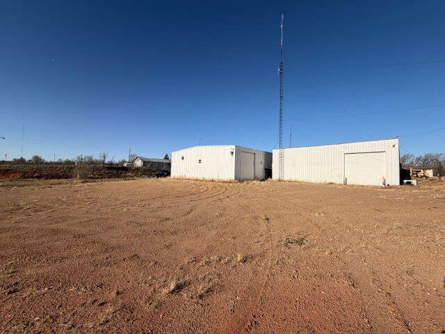 More Photos Of 211 Carolina St, Borger Industrial For Sale
