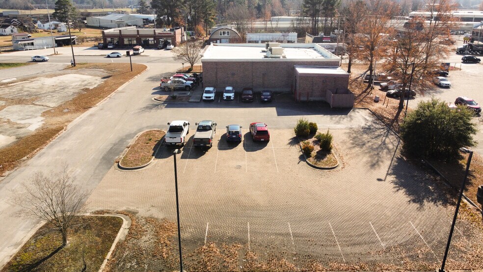 More Photos Of 1107 N Broad St, Edenton Freestanding For Sale