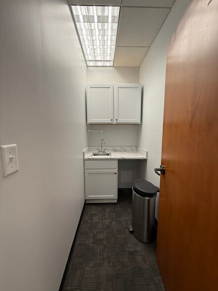 More Photos Of 700 Washington St, Columbus Office For Lease