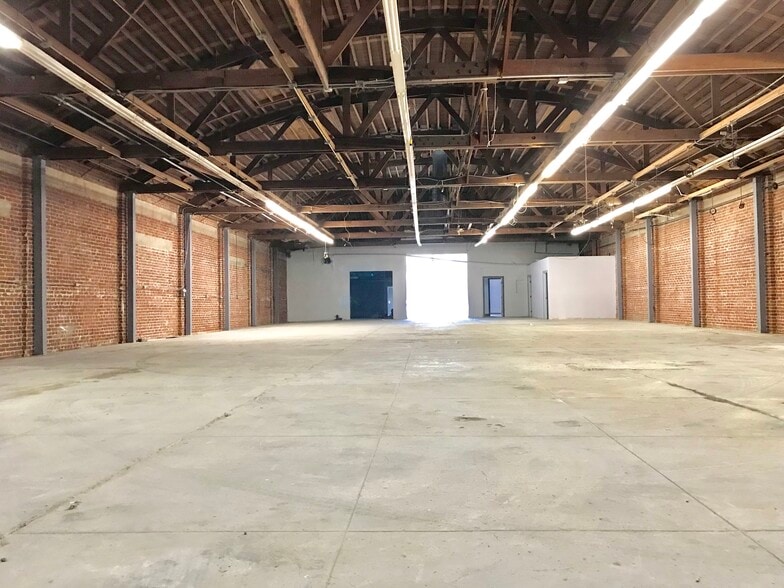More Photos Of 2519-2521 Randolph St, Huntington Park Manufacturing For Sale