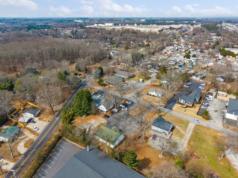 More Photos Of 107 Hillcrest Ave, Simpsonville Office For Sale