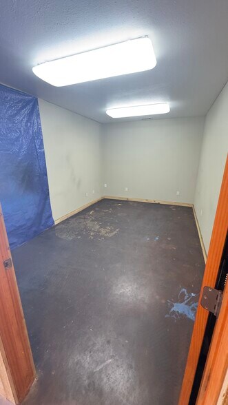 More Photos Of 327 County Road 4851, Newark Industrial For Lease