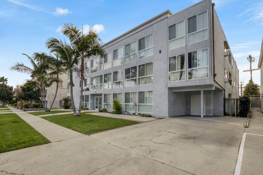 More Photos Of 1811 S Bentley Ave, Los Angeles Apartments For Sale