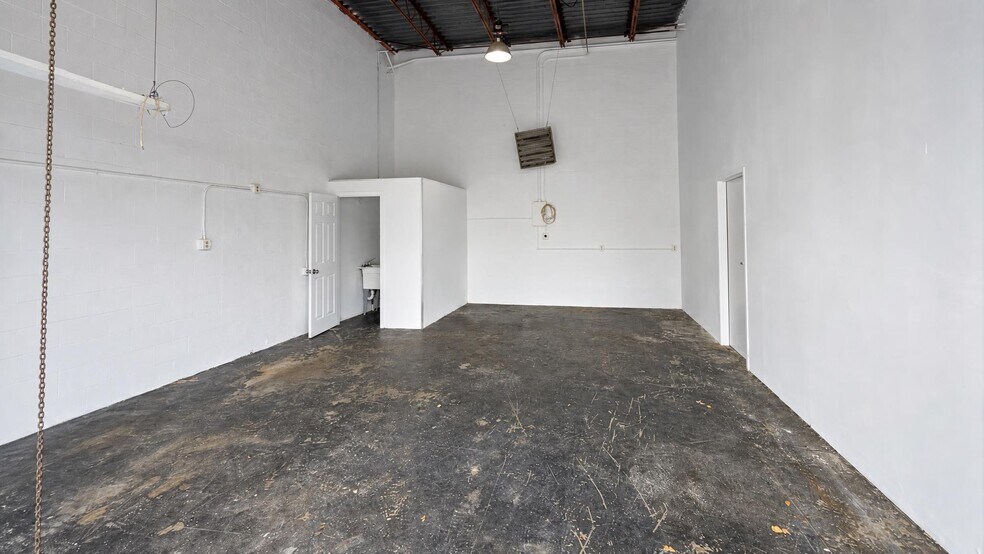 More Photos Of 125 SE 3rd St, Deerfield Beach Flex For Lease