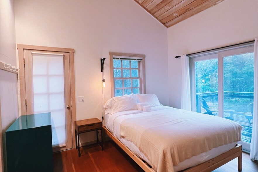 More Photos Of 18501 Van Zandt Resort Rd, Philo Lodge Meeting Hall For Sale