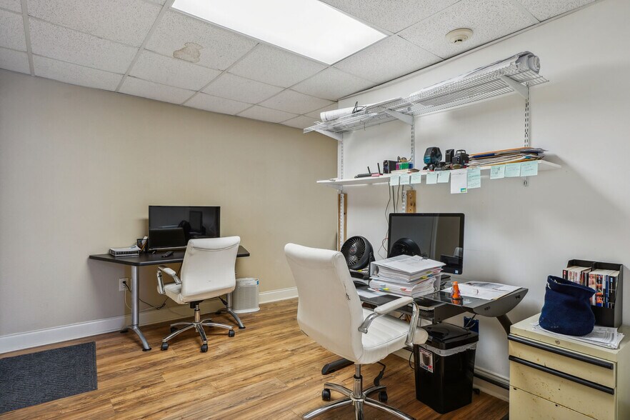 More Photos Of 2501 Florida Ave, Kenner Light Distribution For Sale