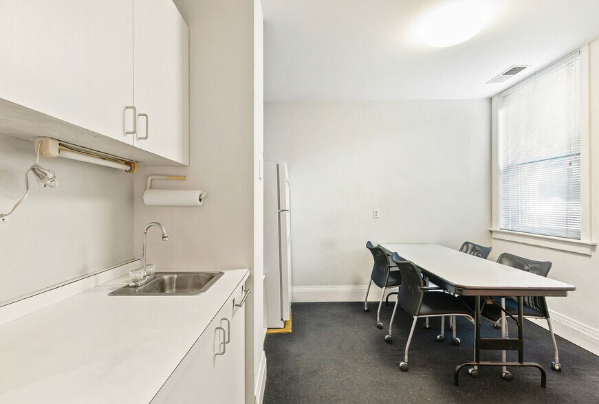 More Photos Of 818 E 19th Ave, Denver Office For Sale