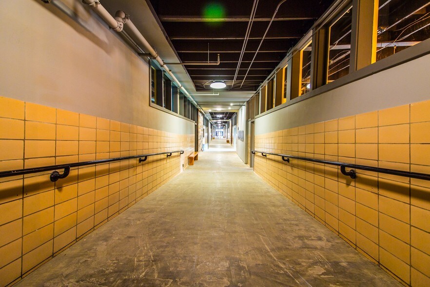 More Photos Of 2727 N Cascade Ave, Colorado Springs General Retail For Lease