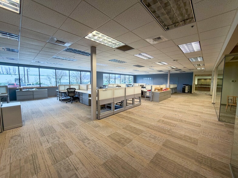 More Photos Of 5050 20th St E, Fife Manufacturing For Lease