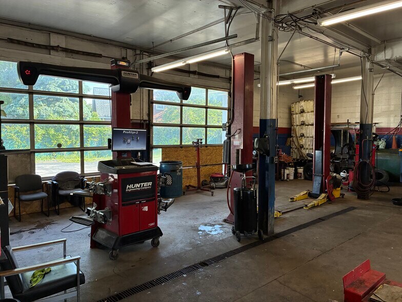 More Photos Of 22101 Lorain Rd, Cleveland Auto Repair For Sale