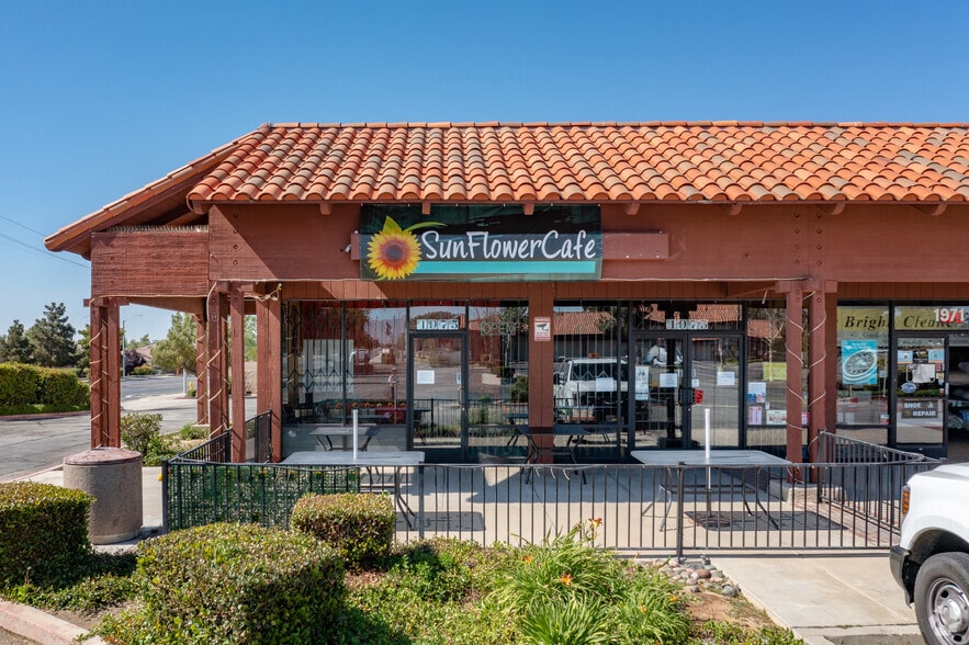 More Photos Of 1915-1989 W Avenue L, Lancaster Unknown For Lease