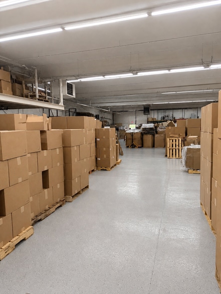More Photos Of 70 Bennington Ave, Freeport Warehouse For Sale
