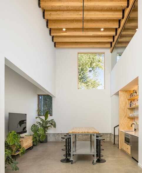 More Photos Of 3824 N Vancouver Ave, Portland Loft Creative Space For Lease