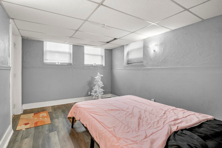 More Photos Of 1205 Garfield Ave, Lincoln Park Apartments For Sale