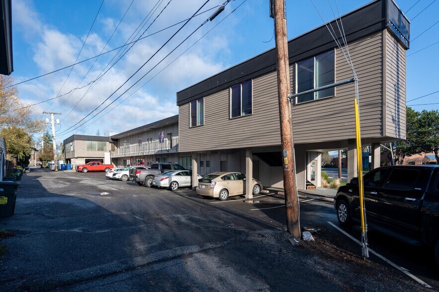 More Photos Of 1609-1611 Broadway St, Bellingham Office For Lease