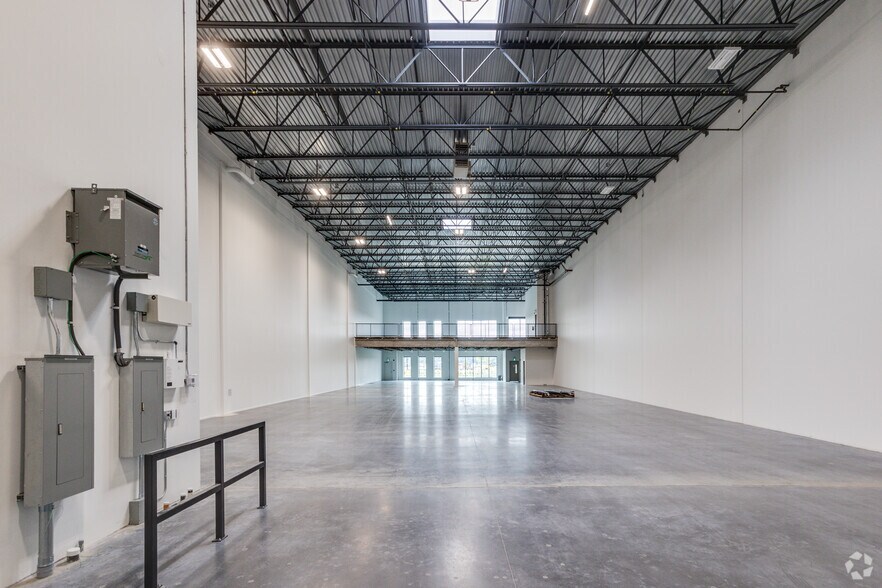 More Photos Of 7 King Edward St, Coquitlam Warehouse For Sale