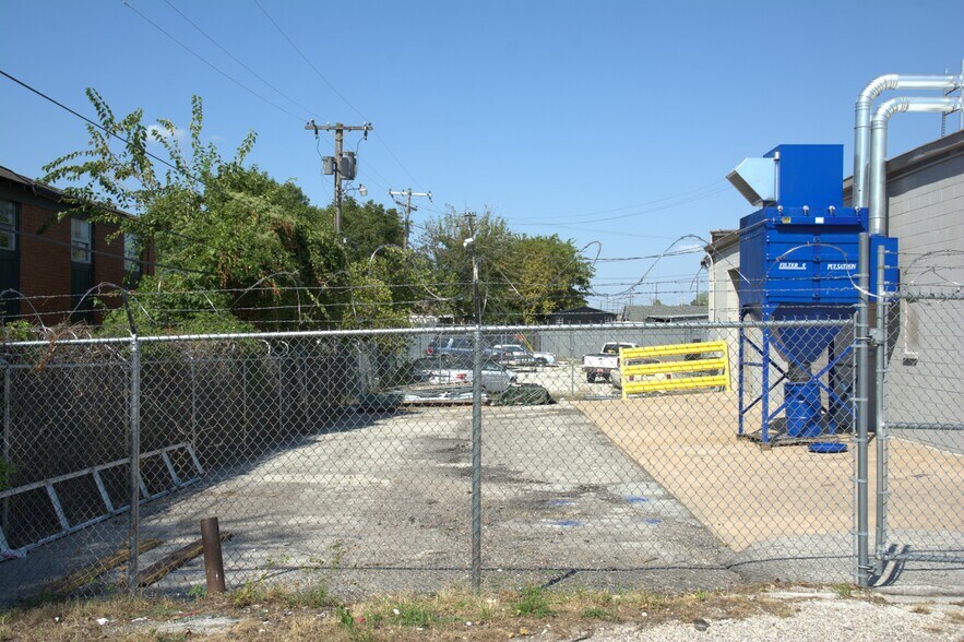 More Photos Of 804 S Sheridan Rd, Tulsa Light Manufacturing For Sale