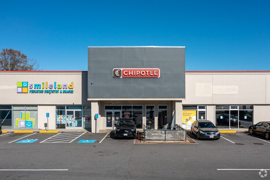 More Photos Of 1 Oak St, Westborough General Retail For Lease