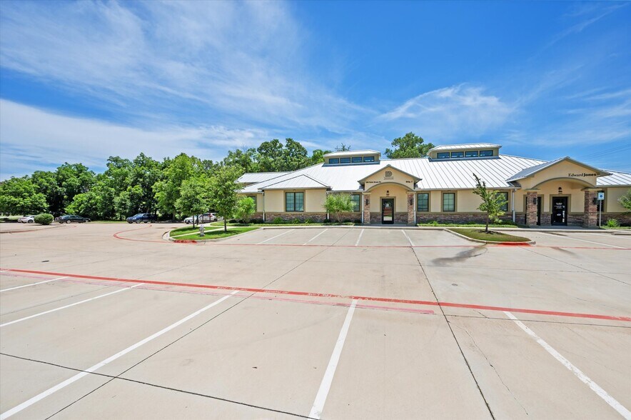 More Photos Of 350 Rufe Snow Dr, Keller Medical For Lease
