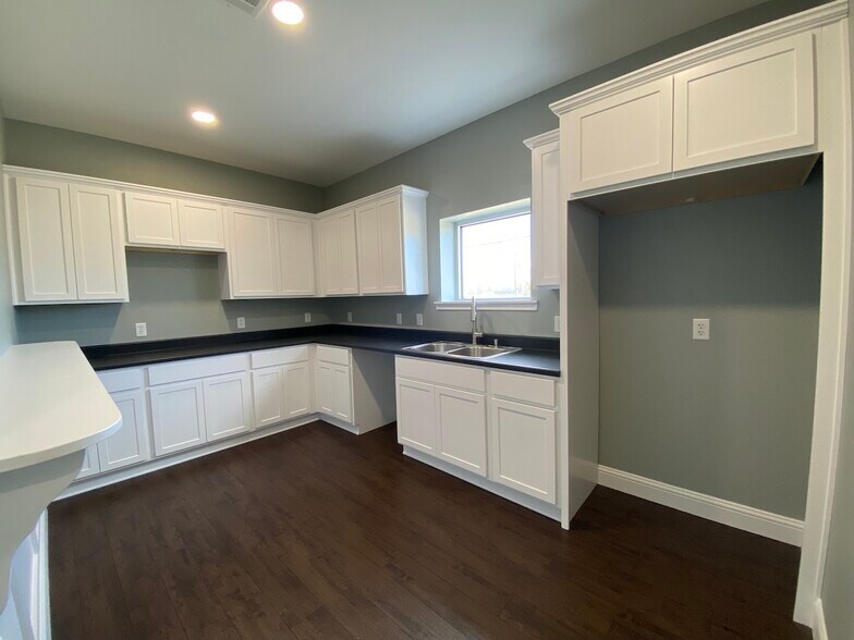 More Photos Of 5490 Washington Blvd, Beaumont Office For Lease