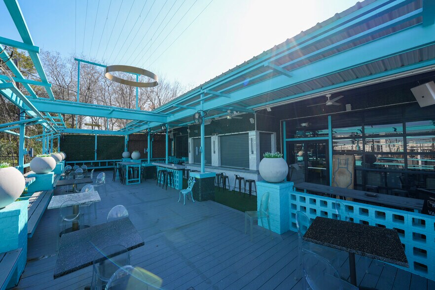 More Photos Of 2735 Washington Ave, Houston Freestanding For Lease